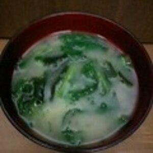 小松菜とわかめのお味噌汁